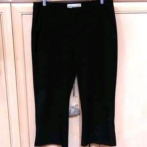 🔥Old Navy Black Cropped Pants